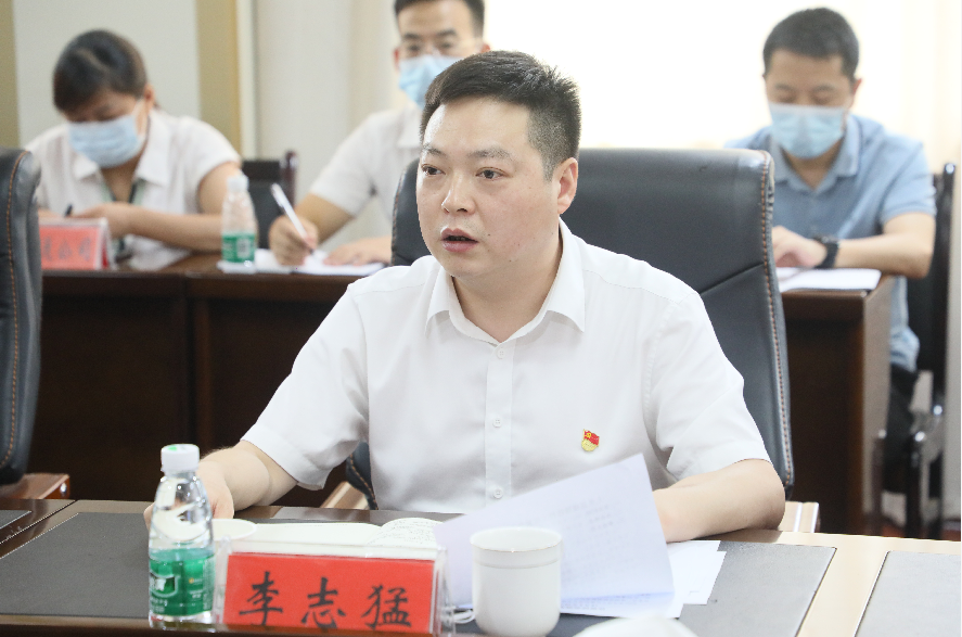 8月8日,县委副书记,代县长,县疫情防控指挥部指挥长李志猛在县调研
